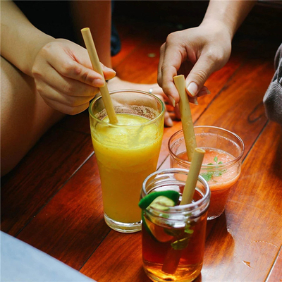 หลอดไม้ไผ่ที่เป็นมิตรกับสิ่งแวดล้อมหลอดไม้ไผ่นำมาใช้ใหม่ได้สำหรับร้านอาหารคาเฟ่บาร์ดื่ม