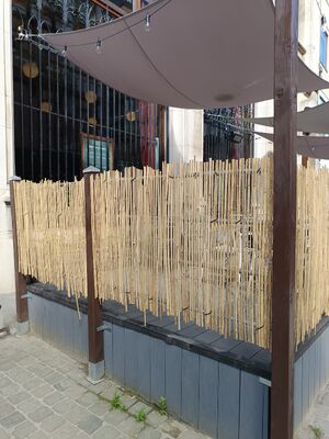 โรลล์สกรีนความเป็นส่วนตัวสําหรับการปรับปรุงสวนภายนอกและตกแต่งระเบียง